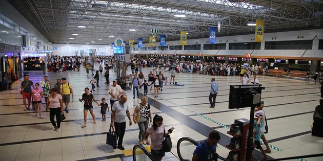 Antalya Havalimanı 3 Milyondan Fazla Yolcuya Hizmet Verdi